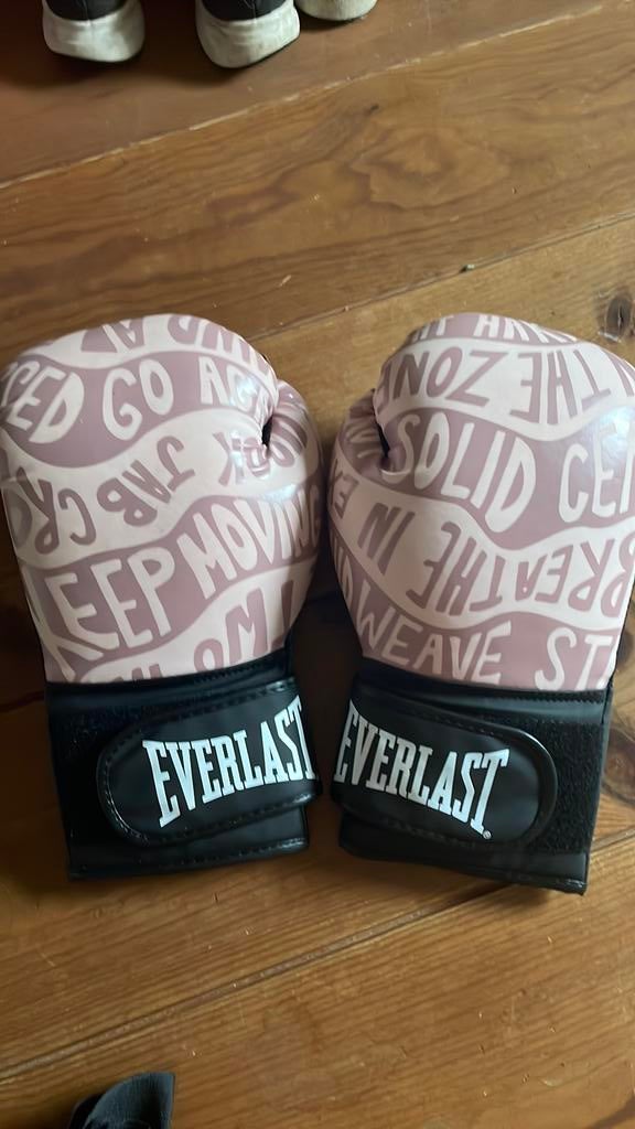 Boksset: Everlast handschoenen, bitje en bandages, Sport en Fitness, Boksen, Ophalen, Zo goed als nieuw, Bokshandschoenen