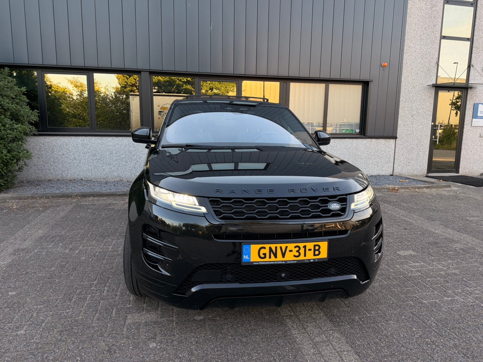 Land Rover Range Rover Evoque P300e R Dynamic 309pk, Auto's, Automaat, 309 pk, 1498 cc, Zwart