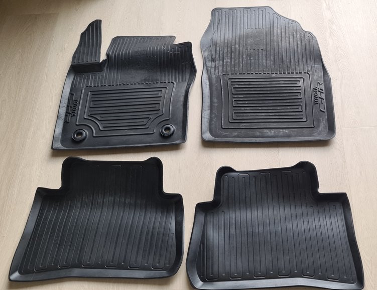 Originele rubbermatten Toyota CH-R ( 2016-2023 ), Ophalen, Zo goed als nieuw