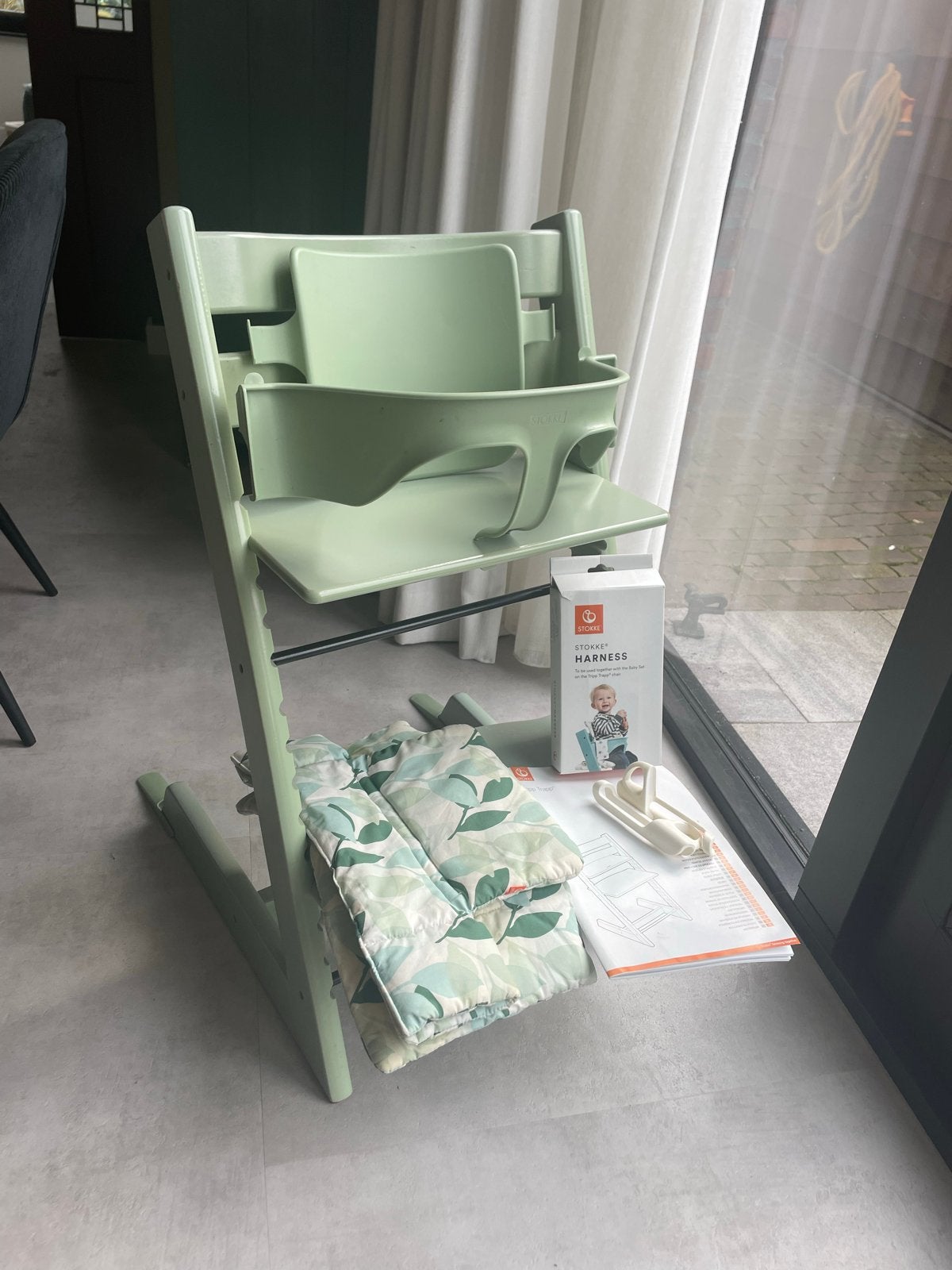 Stokke Tripp Trapp set - Meegroeistoel met accessoires, Kinderen en Baby's, Ophalen, Gebruikt, Meegroeistoel, Aanschuifbaar