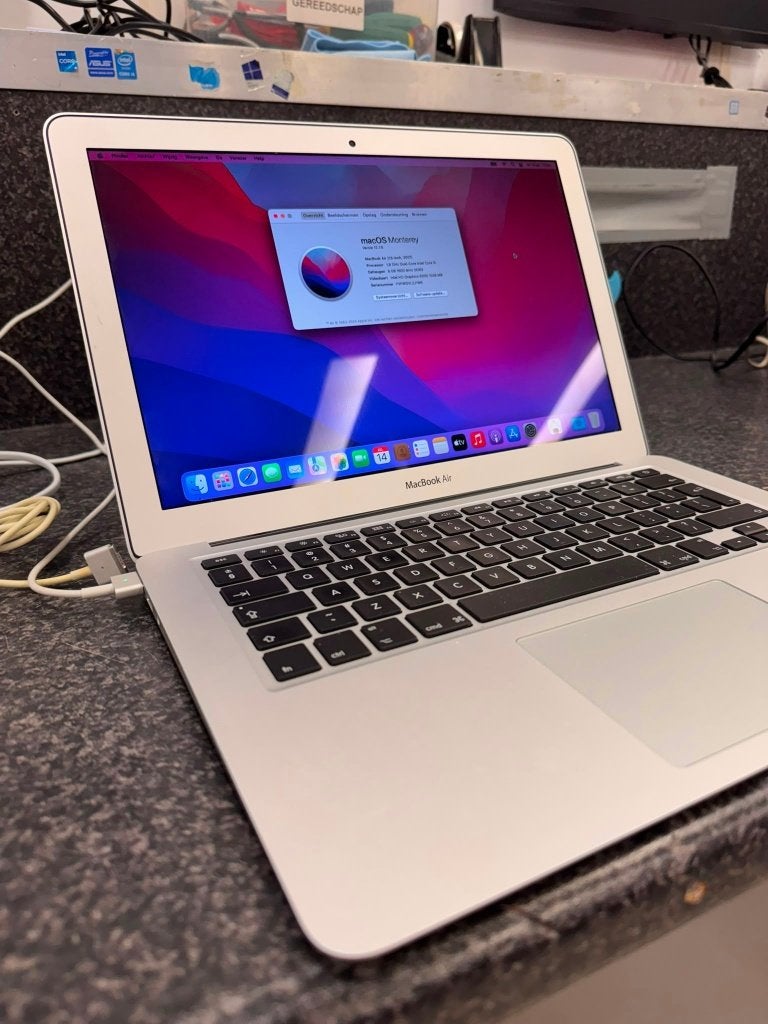MacBook Air met macOS Monterey, Gebruikt, 2 tot 3 Ghz, Qwerty, 8 GB