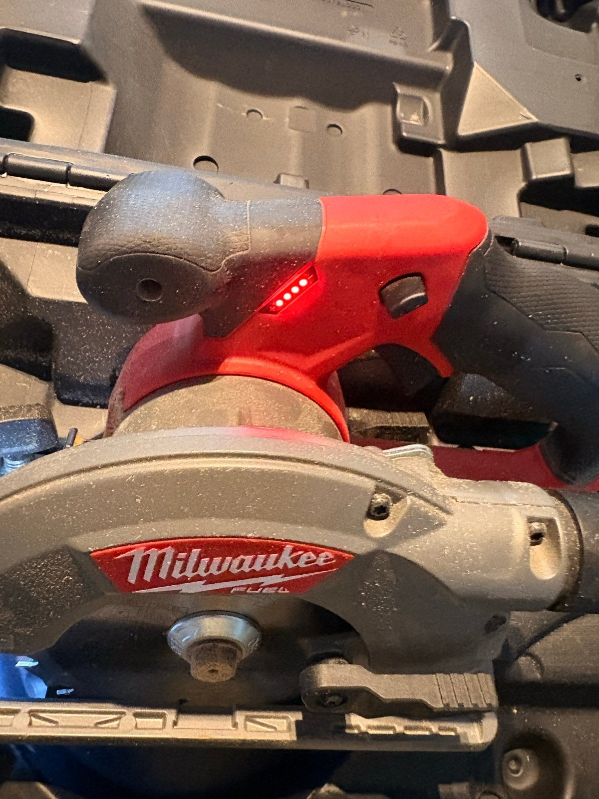 Milwaukee M12 CCS44 FUEL Cirkelzaag - Zo goed als nieuw