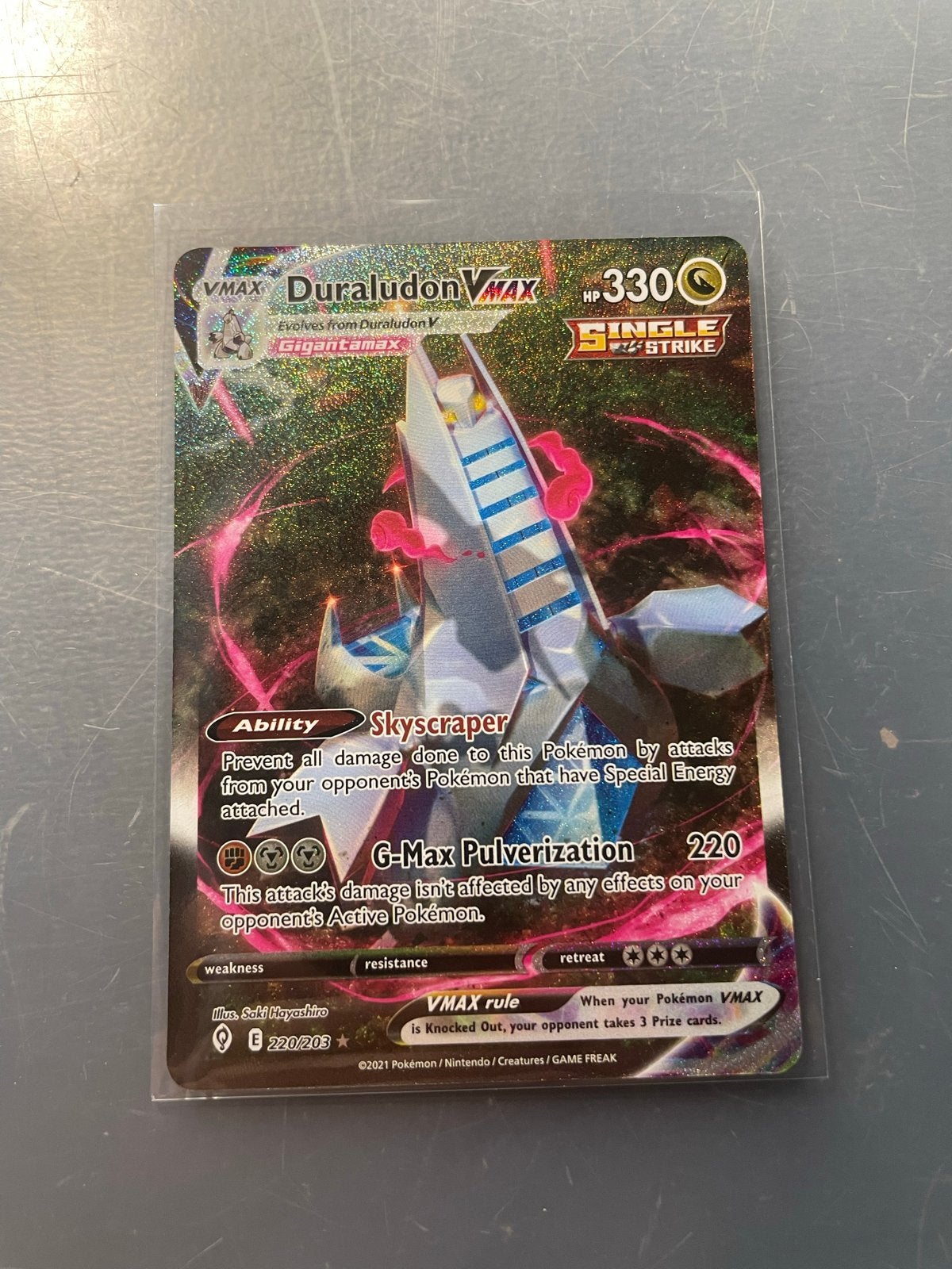 Pokémon Duraludon VMAX 220/203 Fusion Strike, Ophalen of Verzenden, Zo goed als nieuw, Losse kaart, Foil