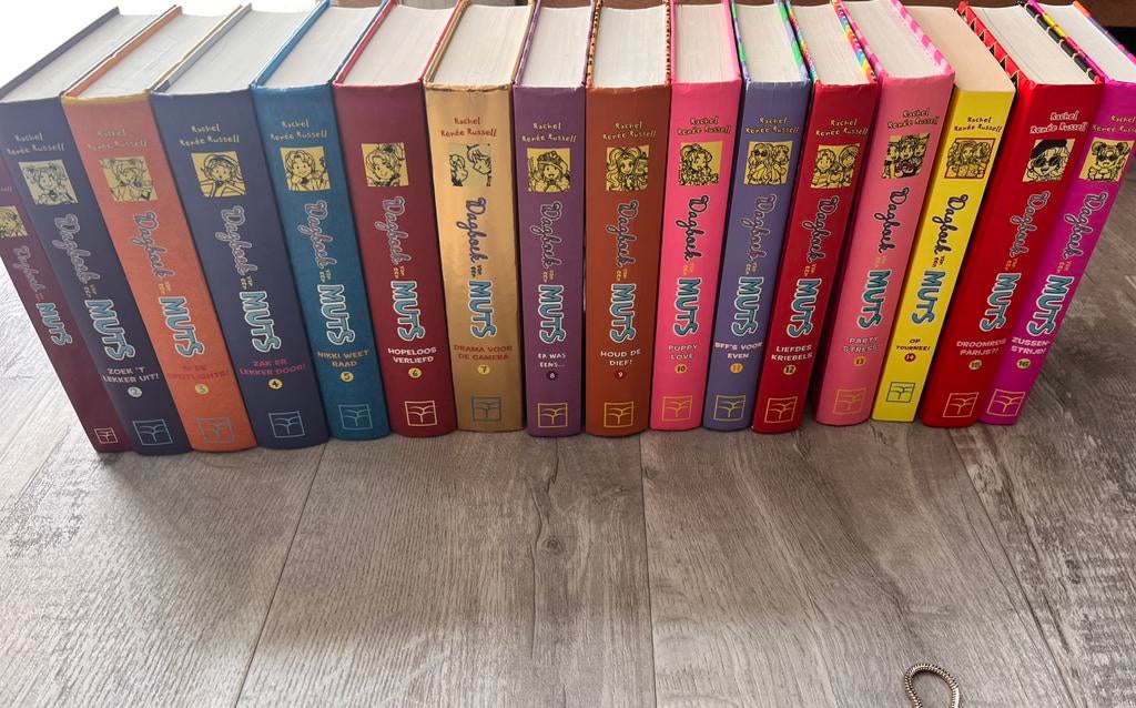 Dagboek van een muts 1 t/m 16 compleet ZGAN, Ophalen of Verzenden, Zo goed als nieuw