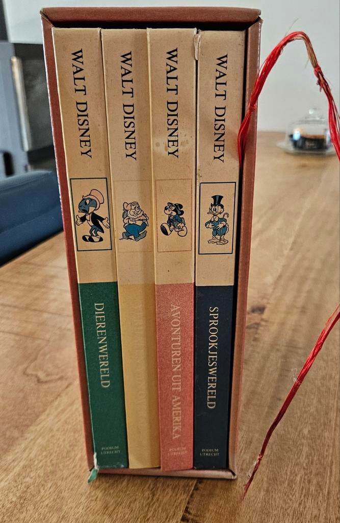 De Wondere Wereld van Walt Disney boeken, Boeken, Ophalen of Verzenden, Gelezen