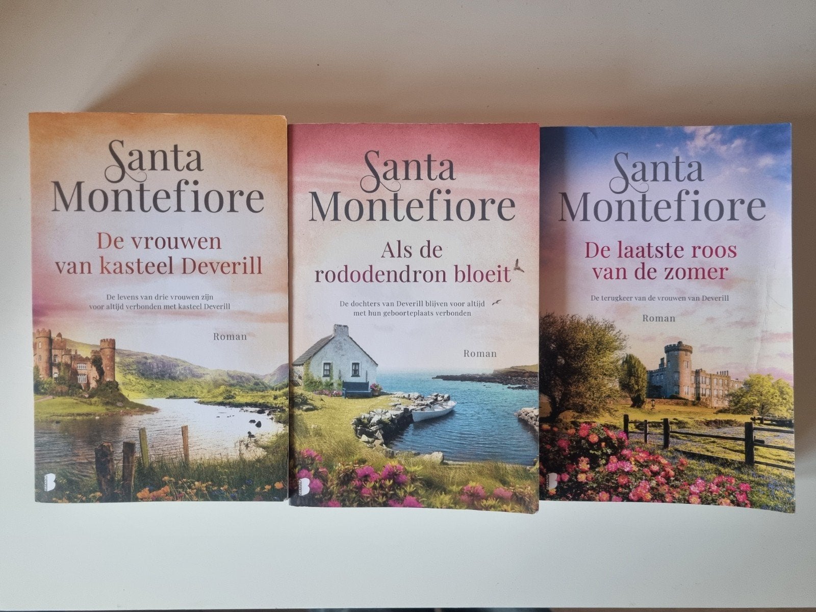 Santa Montefiore boeken: De vrouwen van kasteel Deverill., Boeken, Ophalen of Verzenden, Gelezen, Santa Montefiore, Europa overig