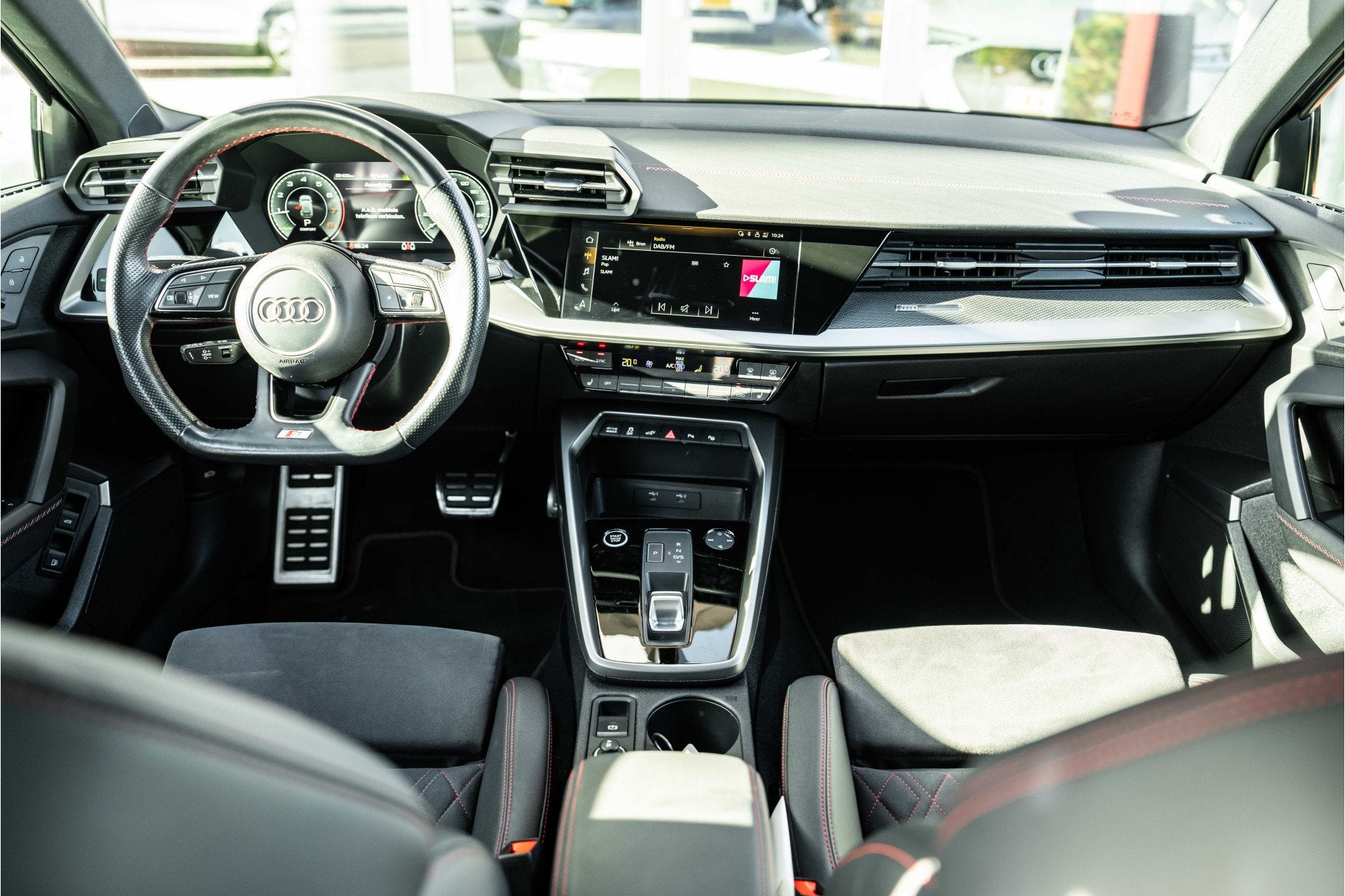 Audi A3 Sportback 45 TFSI e S edition Competition | ACC | B&, Gebruikt, 4 cilinders, 245 pk, Hybride Elektrisch/Benzine