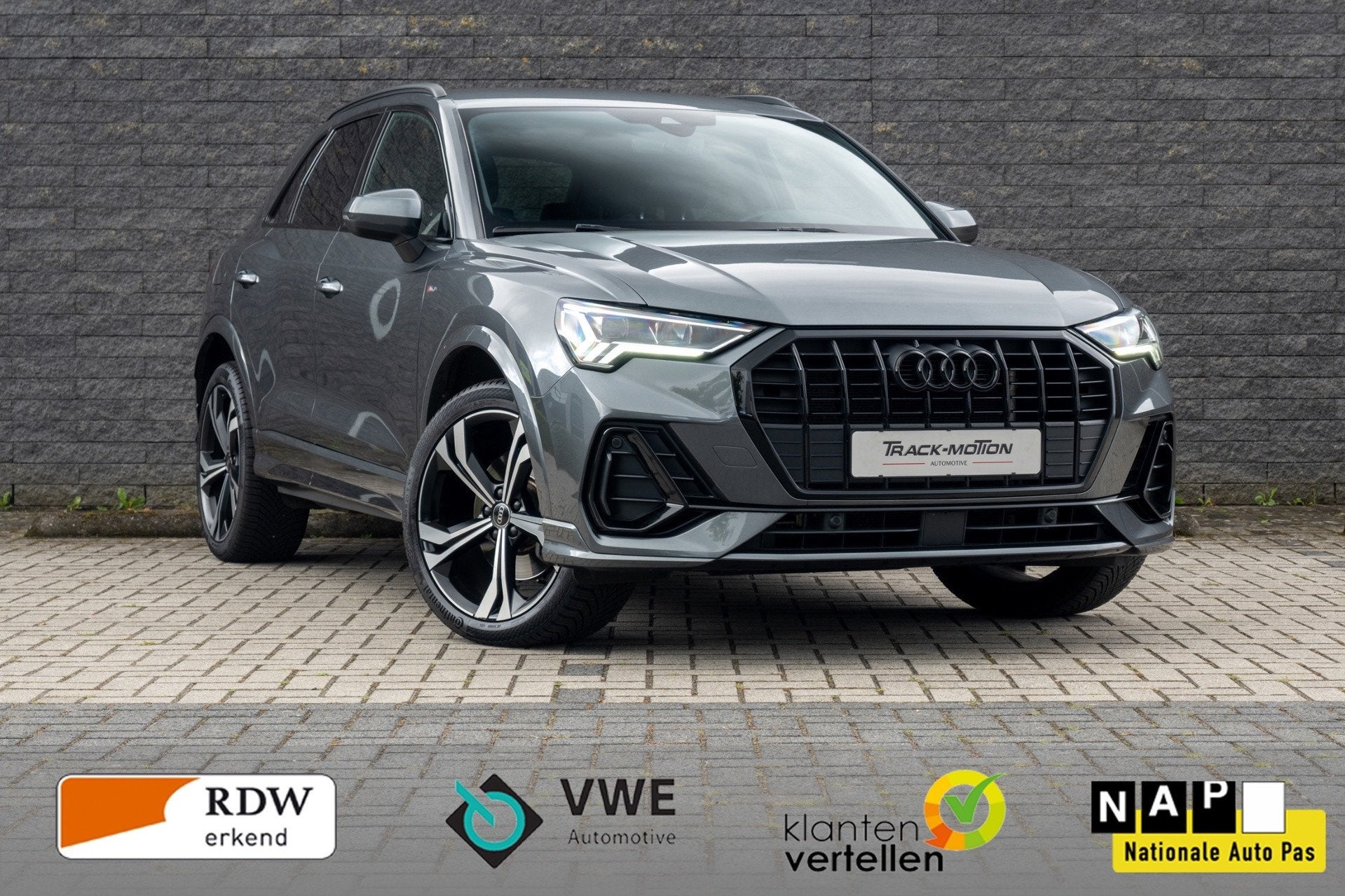 Audi Q3 45 TFSI e S edition, Dealer onderhouden, Leder en Stof, Hybride Elektrisch/Benzine, 13 kWh