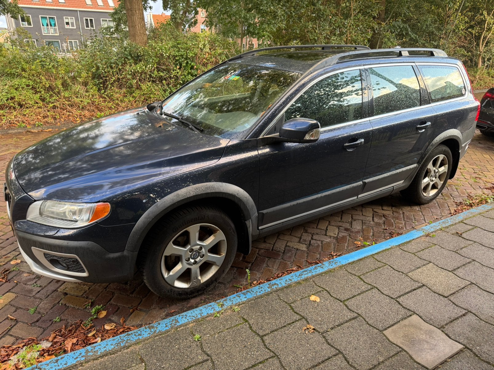 Volvo XC70 2.4 D5 AWD AUT. 2009 !!! lees beschrijving!!!, Auto's, 197 €/maand, Blauw, XC70, Origineel Nederlands