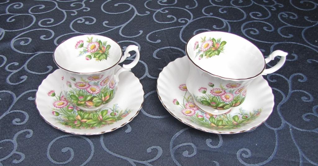 Theekop en Schotel, Engels, Richmond Bone China, Ophalen of Verzenden
