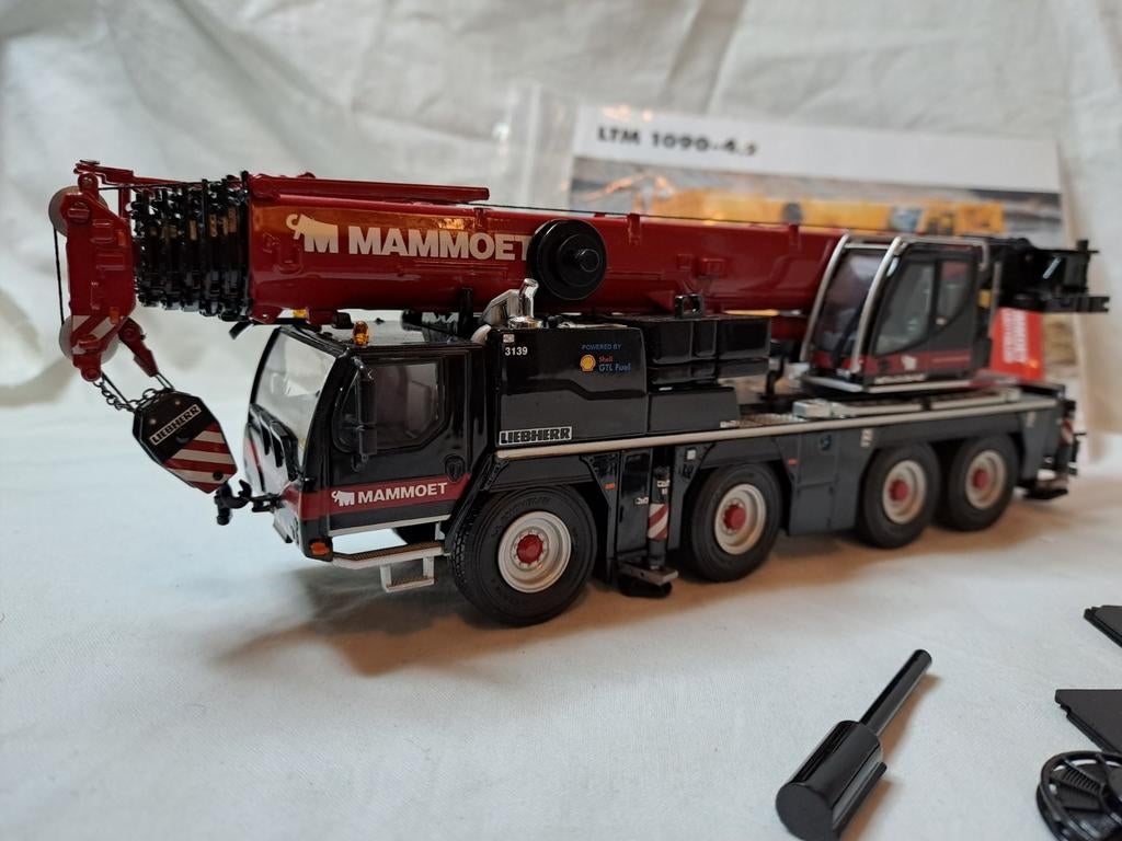 Mammoet liebherr LTM 1090-4-2, Hobby en Vrije tijd, Modelauto's | 1:50, Ophalen of Verzenden, Zo goed als nieuw, Hijskraan, Tractor of Landbouw