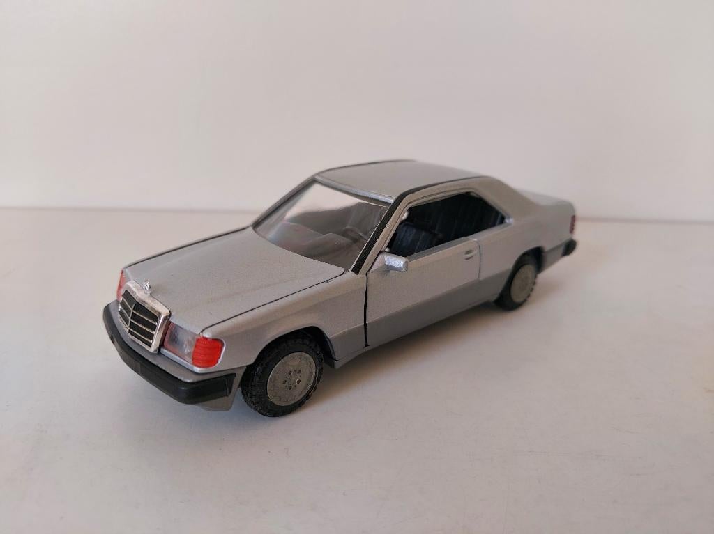 Conrad 1504 Mercedes-Benz 230CE-300CE, Ophalen of Verzenden, Zo goed als nieuw, Auto, Overige merken