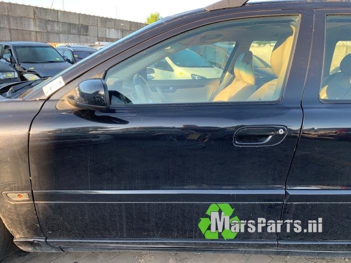 Portier 4Deurs links-voor van een Volvo V70