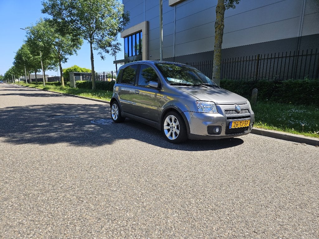Fiat Panda 1.4 16V 100HP 2006, Voorwielaandrijving, 31 €/maand, 100 pk, Origineel Nederlands