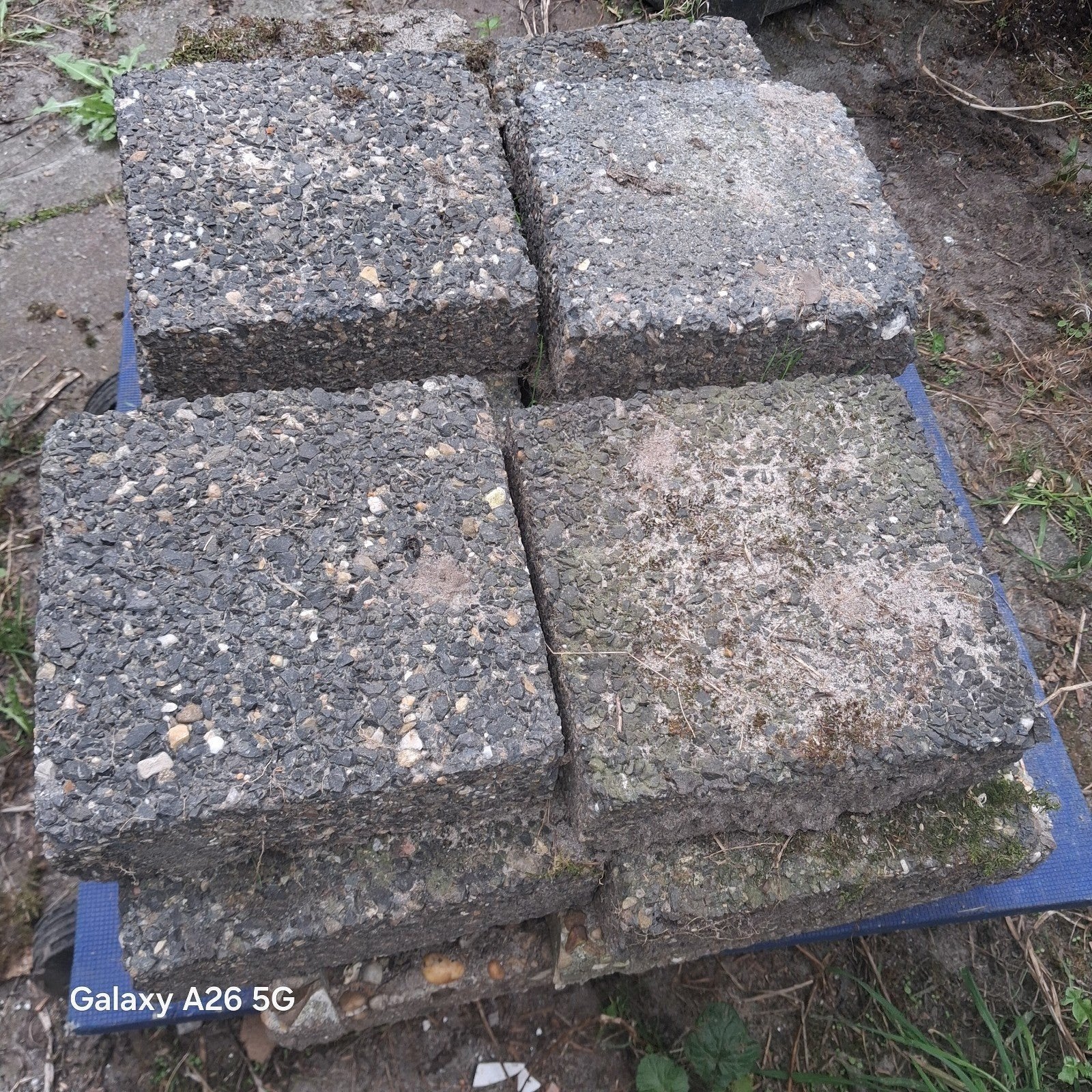 24 gebruikte tegels 20x20x6.5 cm, Ophalen