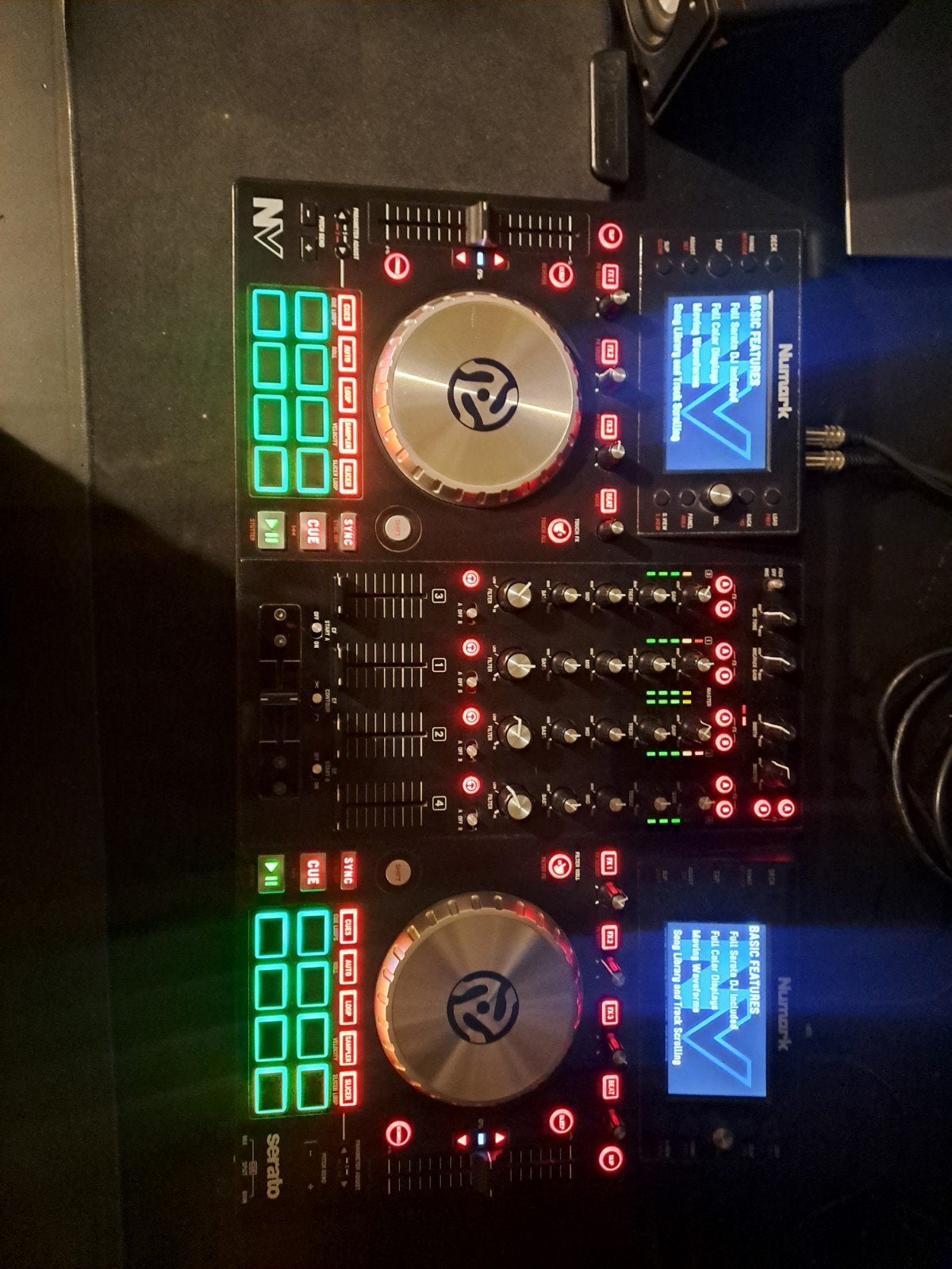 Numark NV DJ Controller met Serato Pro, Muziek en Instrumenten, Dj-sets en Draaitafels, Ophalen, Zo goed als nieuw, Draaitafel