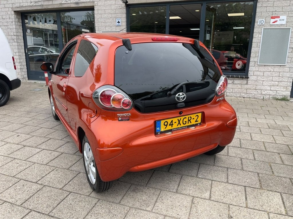 Foto 9 van Toyota Aygo 1.0 VVT-i Dyn Facelift Led Nw Apk NAP (bj 2012)