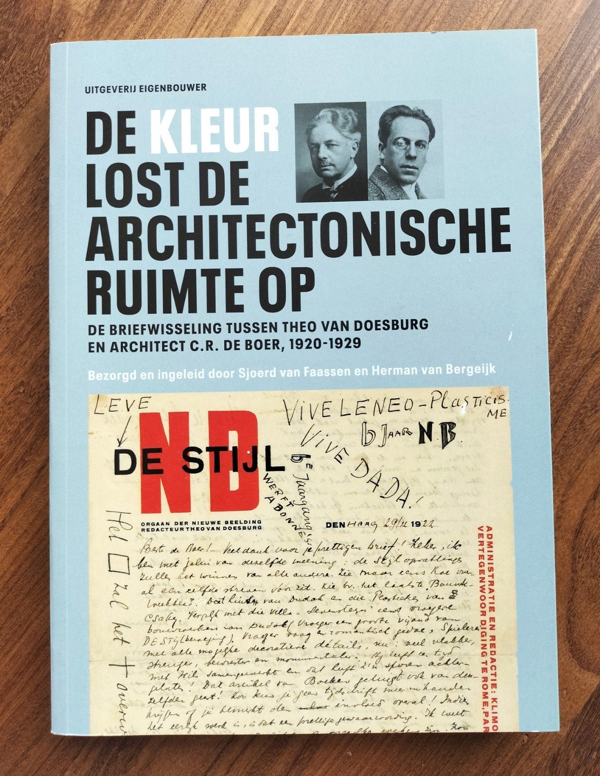 Briefwisseling Theo van Doesburg + architect Boer (Drachten), Boeken, Gelezen, Architecten, Ophalen of Verzenden, Sjoerd van Faassen en Herman van Bergeijk