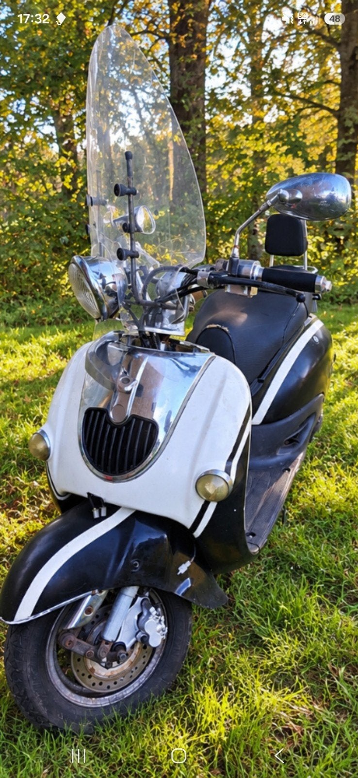Bella Milano Retro Scooter - Onderdelen of opknapper, Fietsen en Brommers, Ophalen, Gebruikt, Benzine, Bella Milano