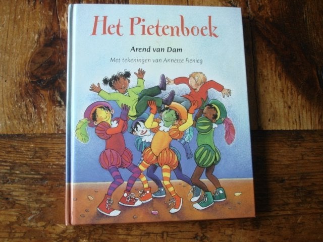 DD.(984) het pietenboek, arend van dam tekeningen van, Boeken, Ophalen of Verzenden, Zo goed als nieuw, Fictie algemeen