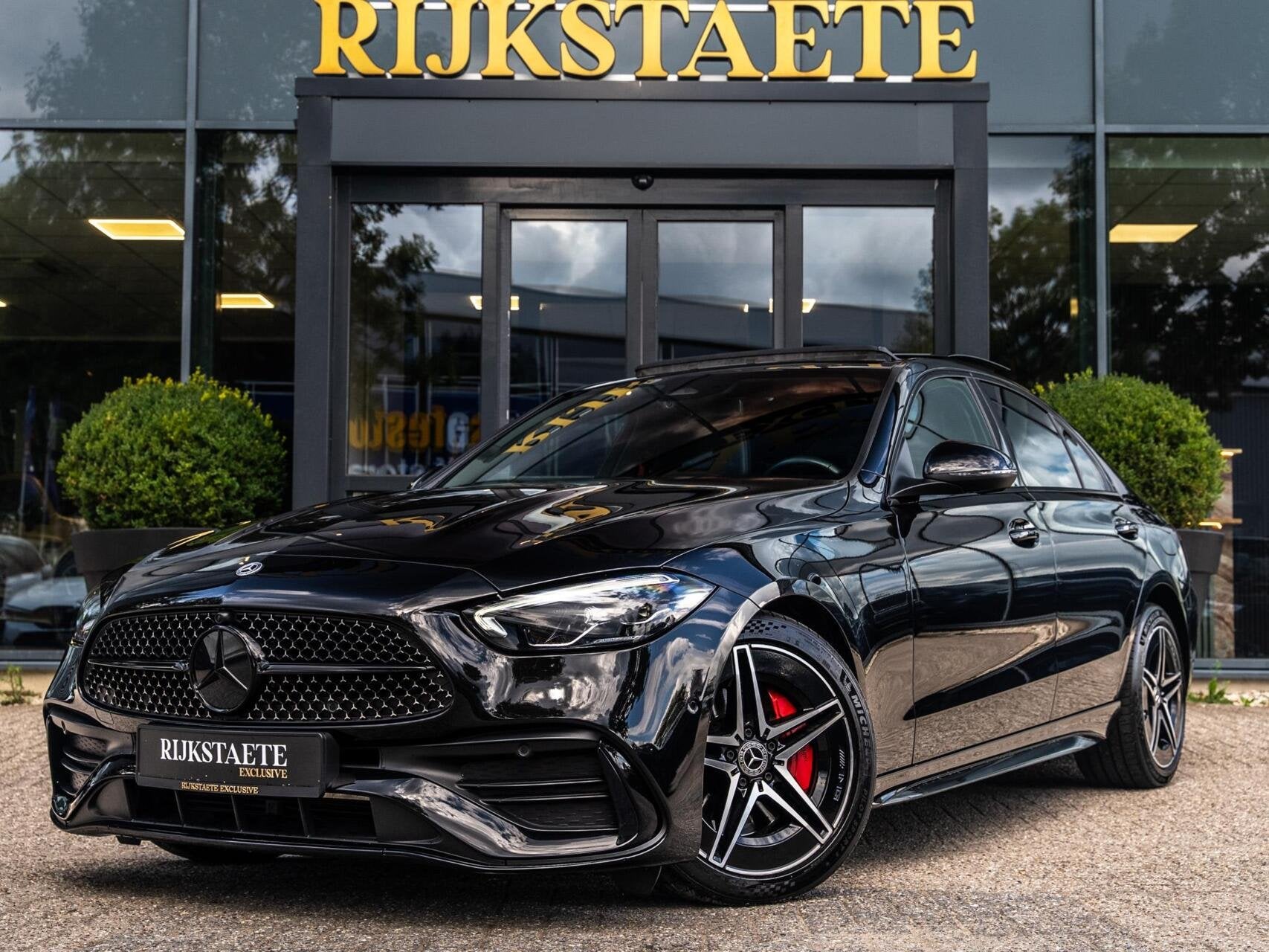 Mercedes C-klasse 300e Business Line|PANO|BURMESTER|360°|AC, Automaat, Achterwielaandrijving, Met garantie (alle), Leder en Stof