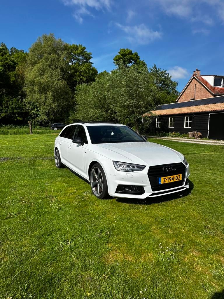 Audi A4 2.0 Tfsi Ultra black optic, Auto's, Zwart, 1984 cc, 1435 kg, A4