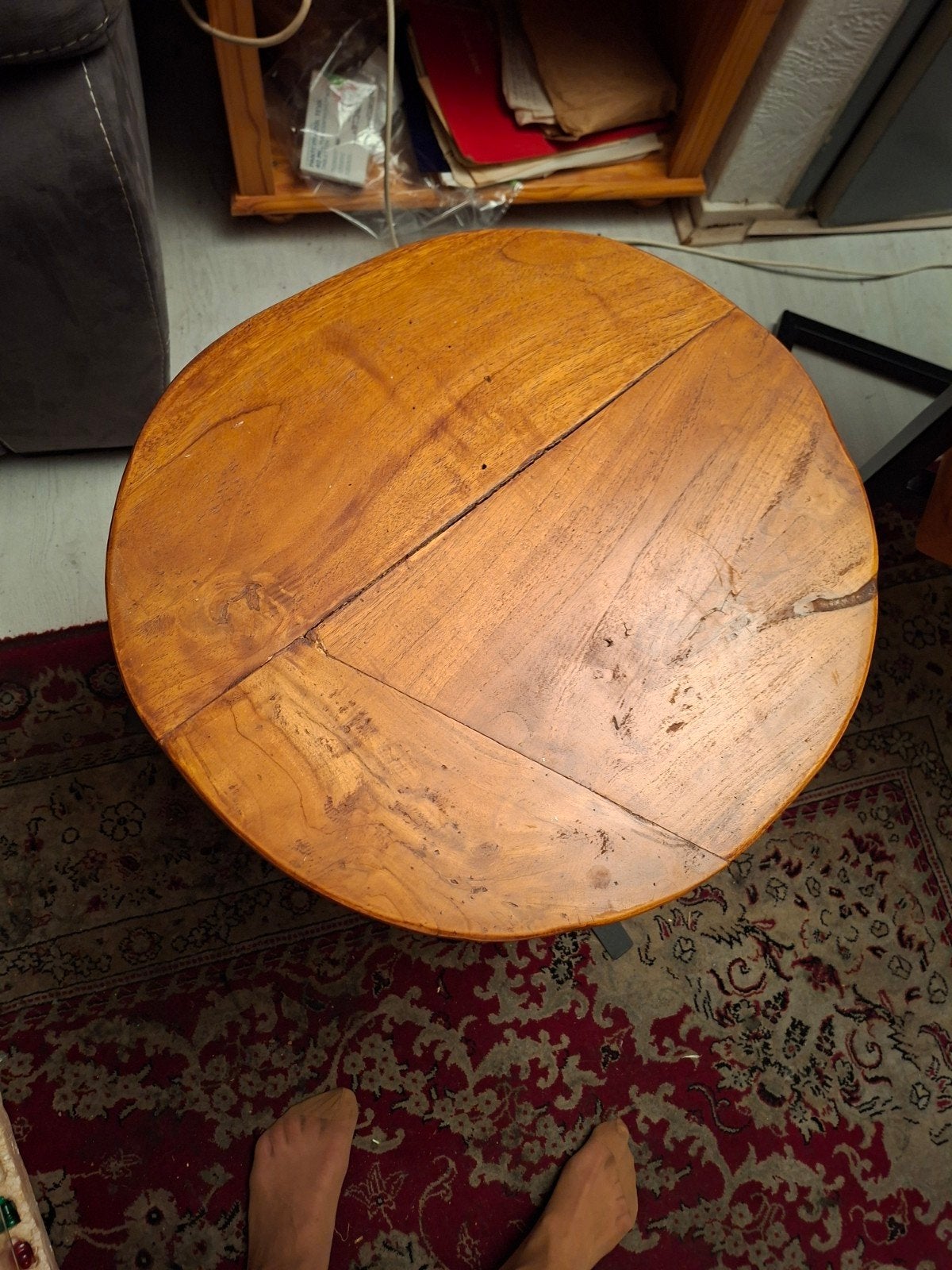 Houten bijzettafel met metalen hairpin poten, Gebruikt, Rond, Industrieel, Modern, 55 tot 75 cm