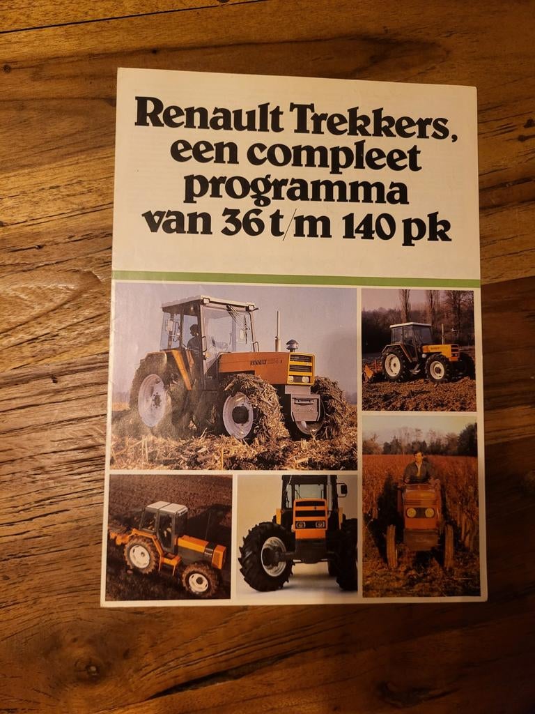 tractor folder Renault trekkers 36 tm 140 pk, Boeken, Ophalen of Verzenden, Zo goed als nieuw