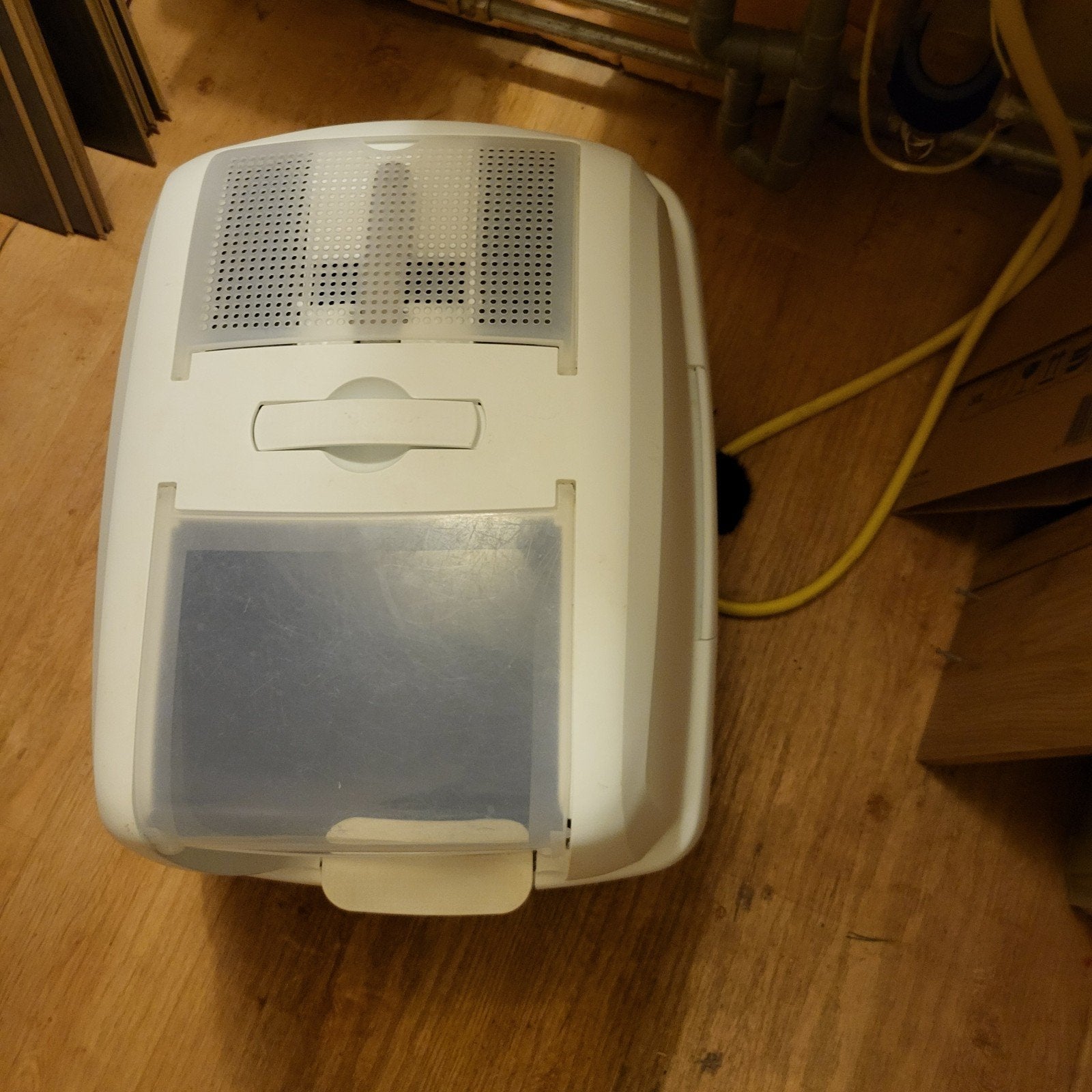 TE KOOP EEN KATTENBAK, Ophalen, Zo goed als nieuw