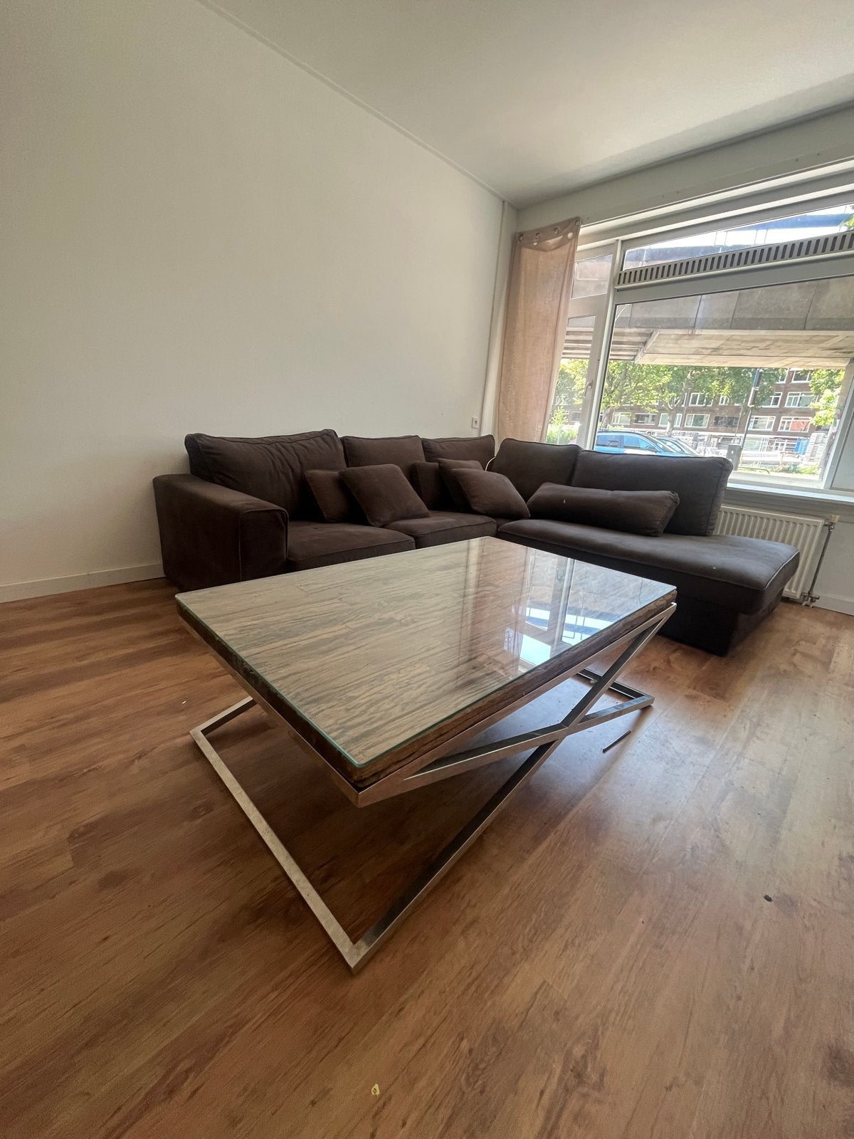 Salontafel met glazen blad en metalen onderstel, Huis en Inrichting, Tafels | Salontafels, Ophalen, Gebruikt, 100 tot 150 cm, 50 tot 100 cm