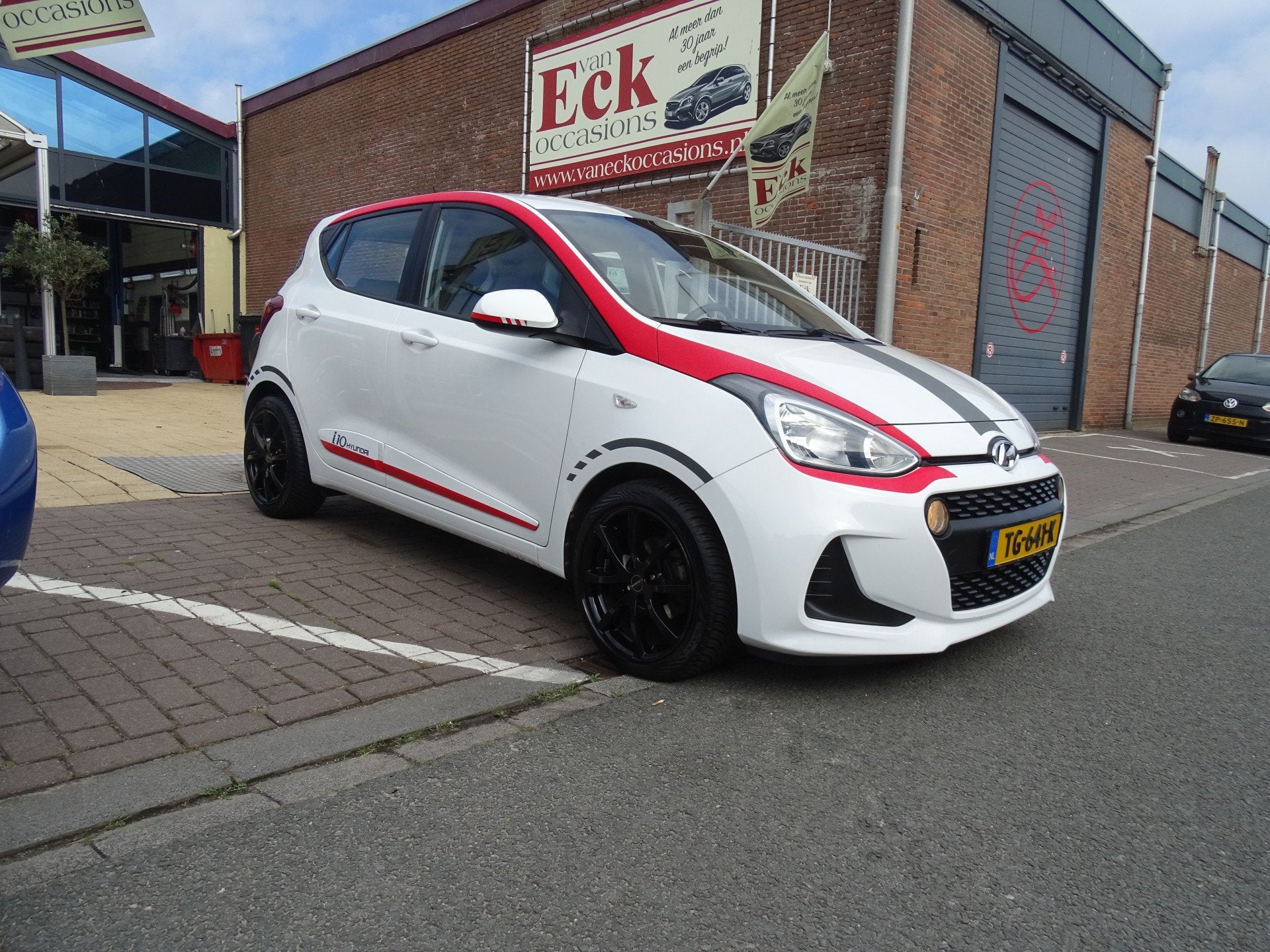 Hyundai i10 1.0i Comfort DUCATIE UIVOERING (bj 2018), Auto's, Stof, Gebruikt, 4 stoelen, Wit