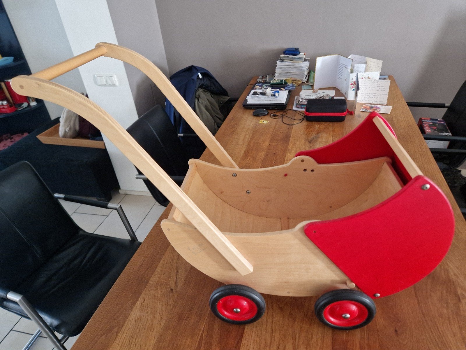 Houten loopwagen/poppenwagen met bakje/houten tijger/stoel, Ophalen of Verzenden, Zo goed als nieuw, Rij- of Hobbelspeelgoed