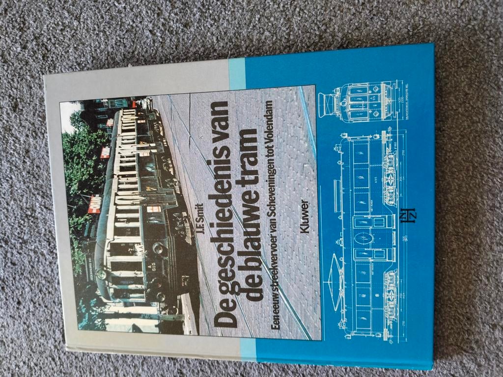 De geschiedenis van de blauwe tram - J.E. Smit, Ophalen of Verzenden, Zo goed als nieuw, J.E. Smit, Tram