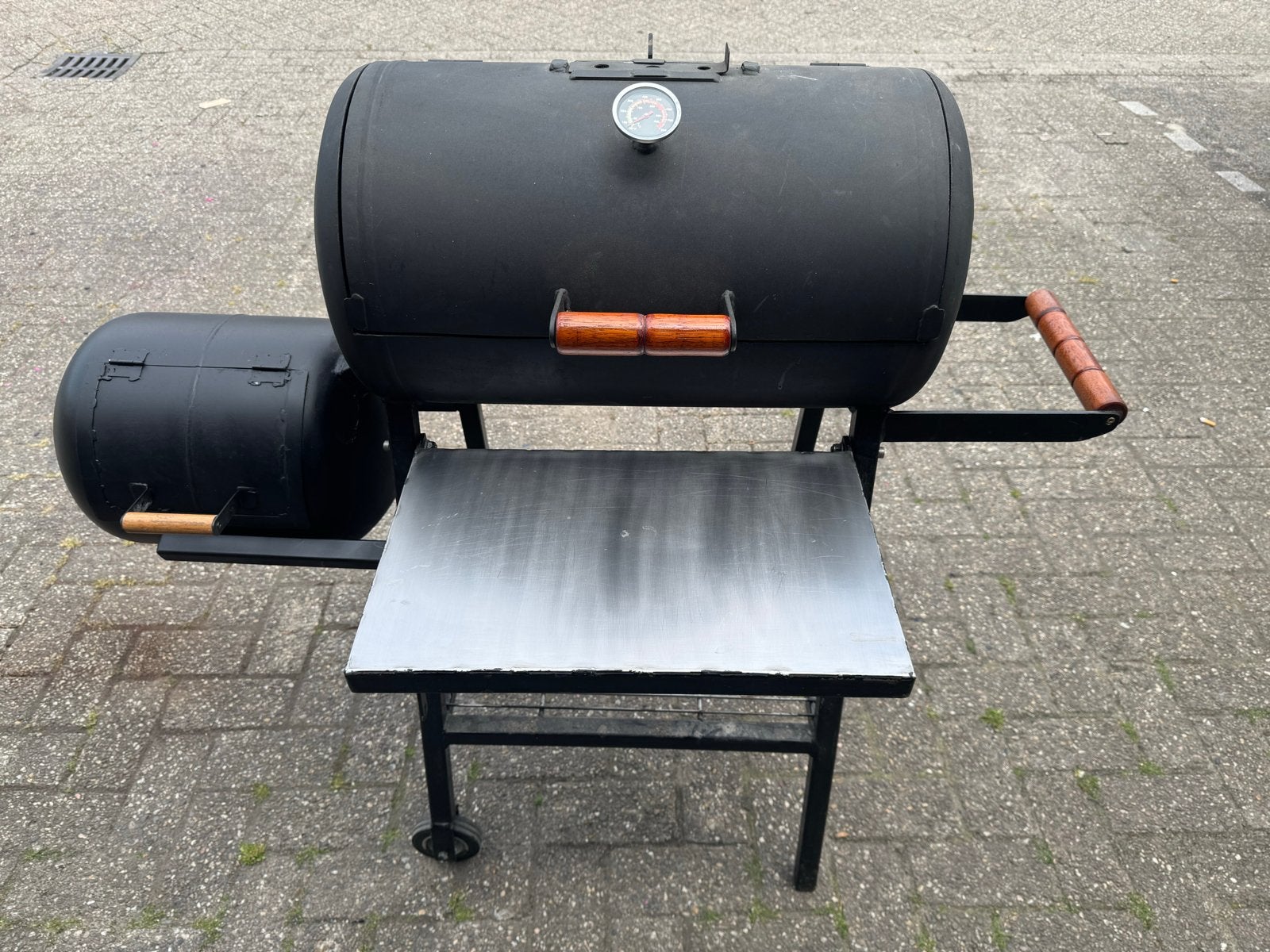 Grote BBQ Smoker Grill met zijbrander en thermometer, Ophalen, Gebruikt