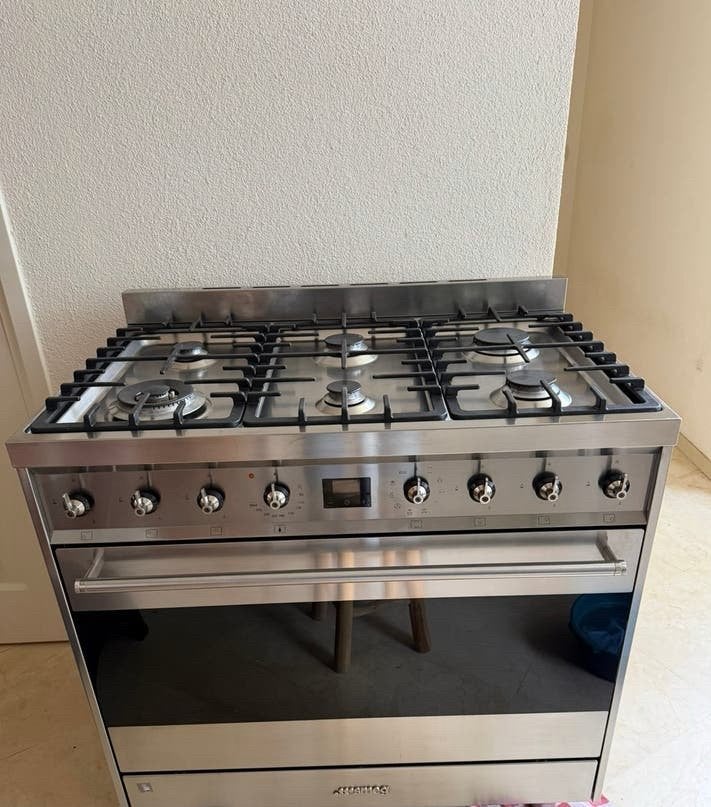 Smeg 6-pits fornuis, Ophalen, 60 cm of meer, Zo goed als nieuw, Energieklasse A of zuiniger