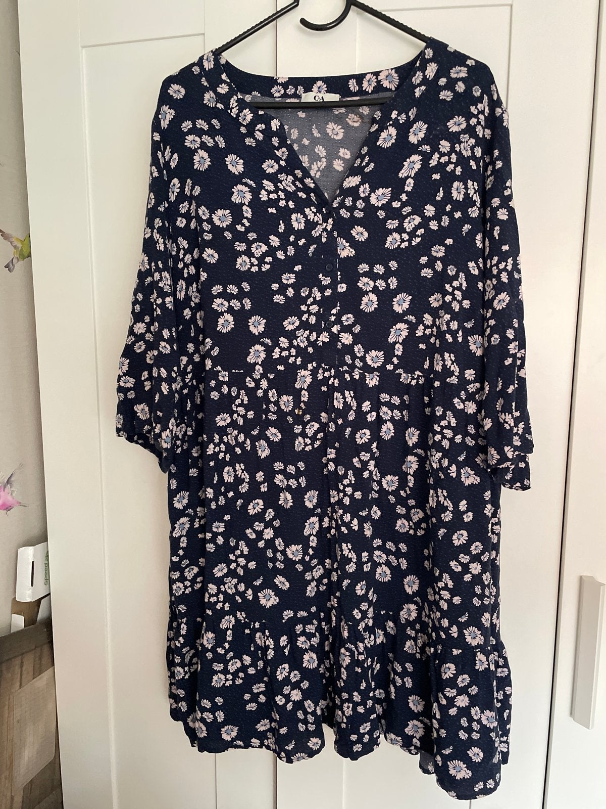 Donkerblauwe jurk met bloemenprint maat 48/50, Ophalen of Verzenden, Zo goed als nieuw, Blauw, Jurk