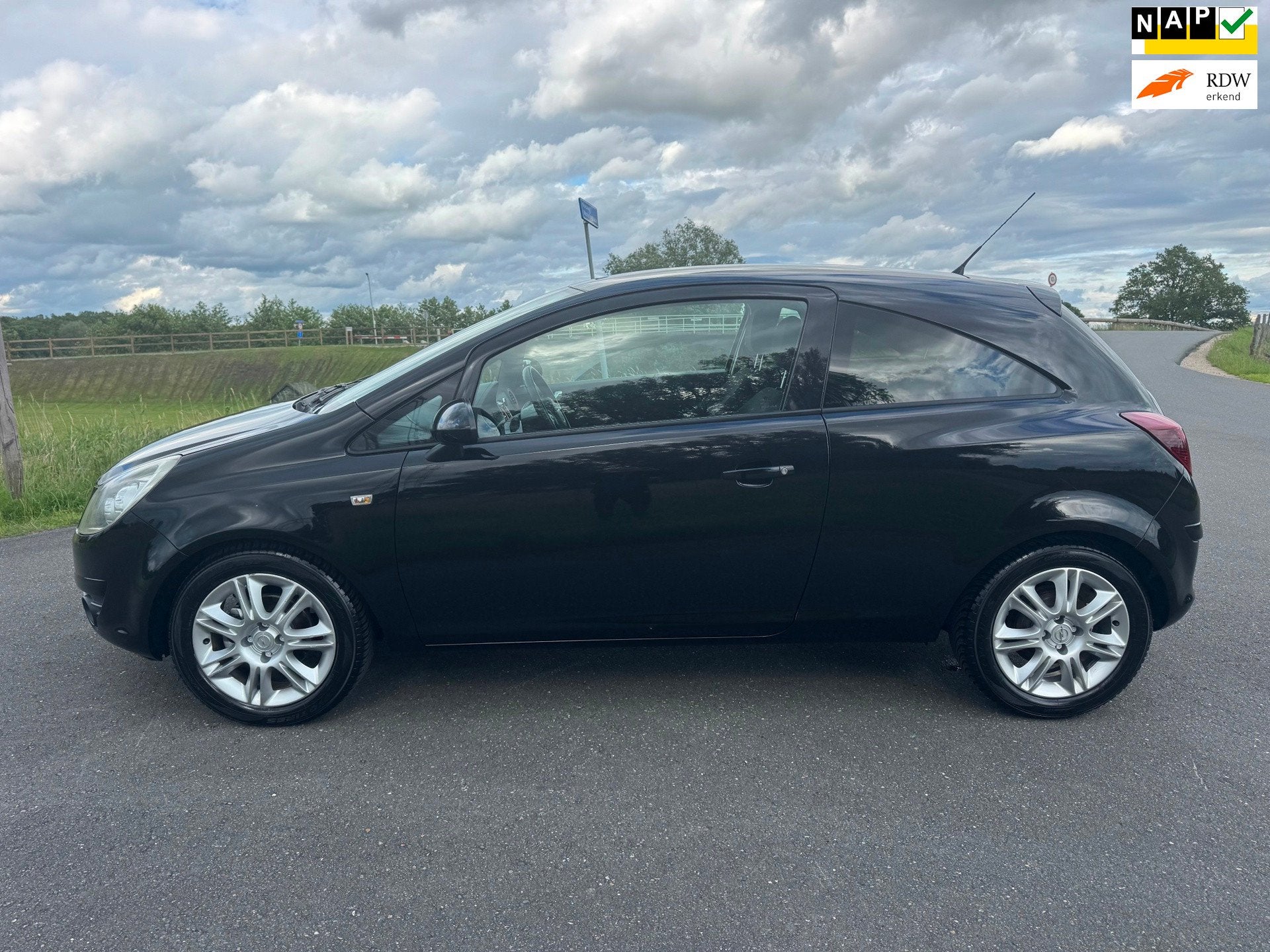 Opel Corsa 1.4-16V Color Edition, Auto's, Voorwielaandrijving, Euro 5, 1398 cc, 4 cilinders