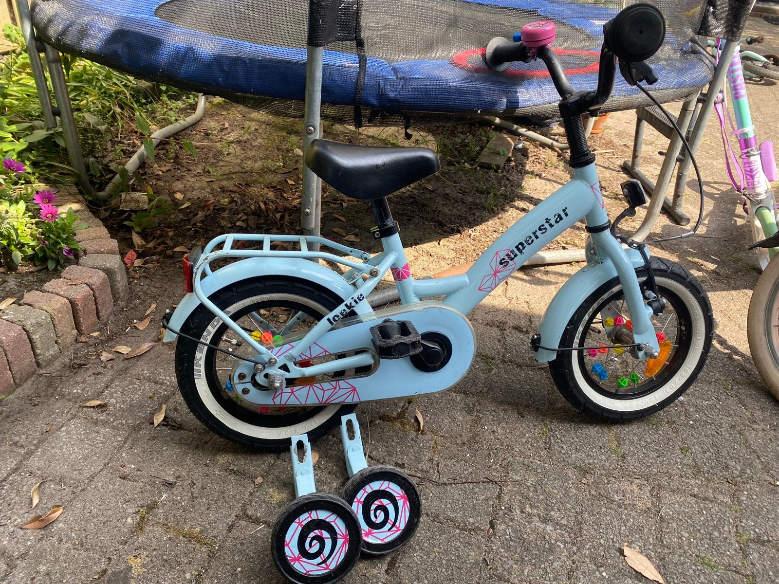 Loekie kinderfiets 12 inch met zijwieltjes, Ophalen, Gebruikt, Minder dan 16 inch, Zijwieltjes