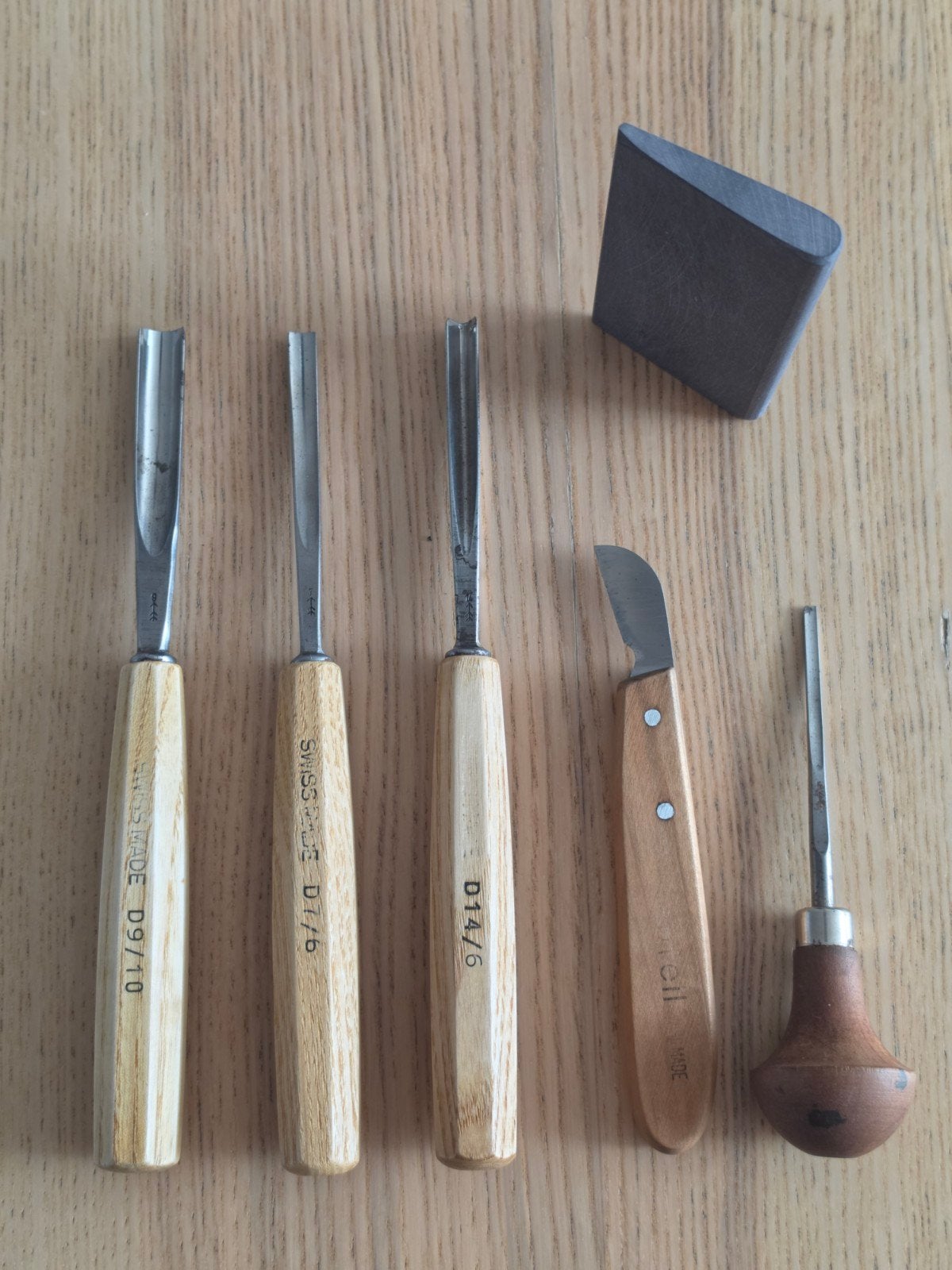 Set van 4 gutsen, snijmes en wetsteen - Pheil Swiss Made, Doe-het-zelf en Verbouw, Gereedschap | Handgereedschap, Ophalen of Verzenden