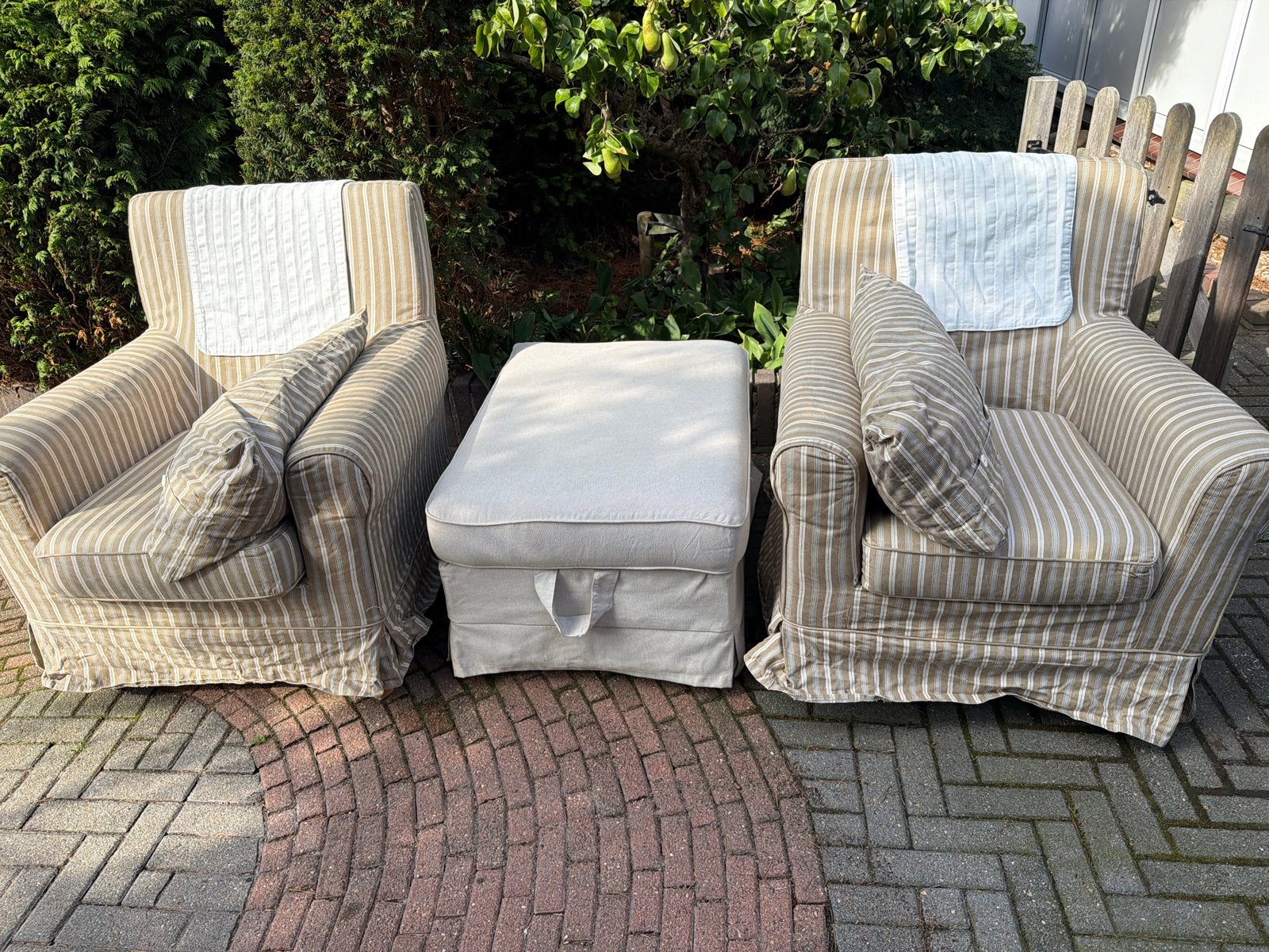 Twee IKEA Ektorp fauteuils met voetenbank, Ophalen, Gebruikt, Stof, 75 tot 100 cm