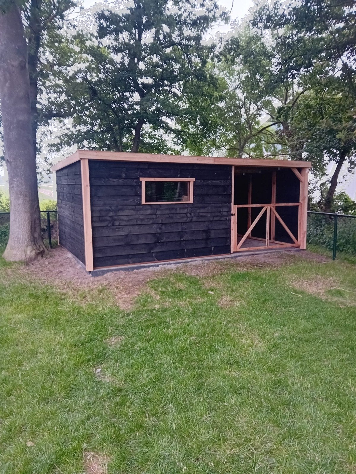 Schuilstal de luxe, XXL, Douglas. Op maat gemaakt, Dieren en Toebehoren, Stalling en Weidegang, Stalling, 2 of 3 paarden of pony's