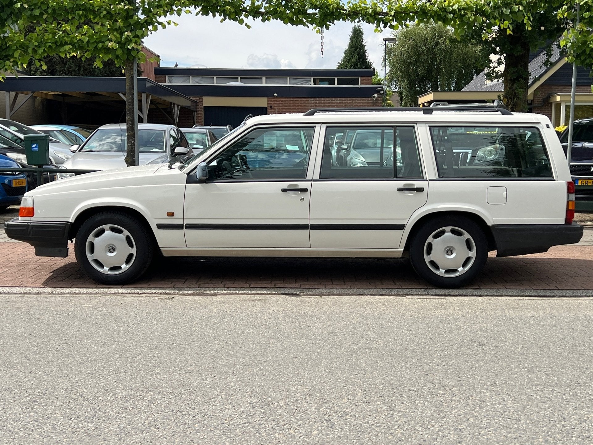Volvo 940 2.0i Polar *APK 04-2028! Veel ruimte en ouderwets, Auto's, Achterwielaandrijving, Gebruikt, 4 cilinders, Wit