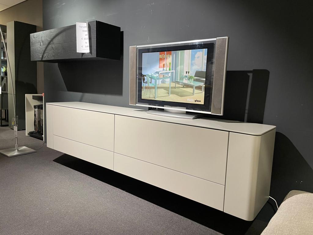 Showmodel Hulsta Gentis tv dressoir van 12.113,- voor €3.495
