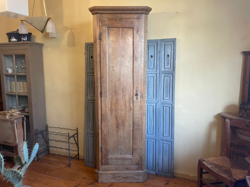 schitterende 19e eeuw Hoekkast notenhout Frans 198 cm., Ophalen