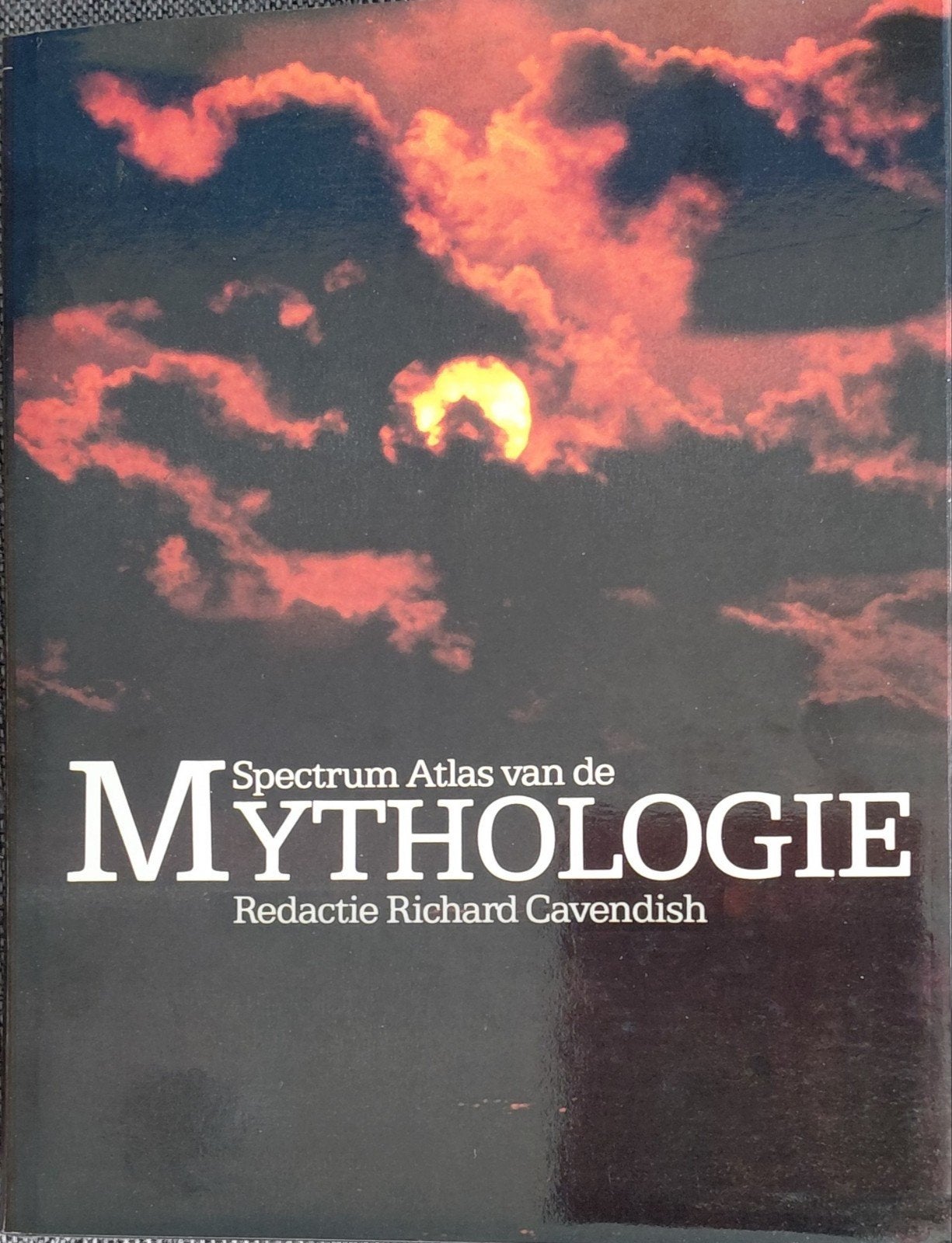 Spectrum Atlas van de Mythologie - Richard Cavendish, Boeken, Ophalen, Zo goed als nieuw