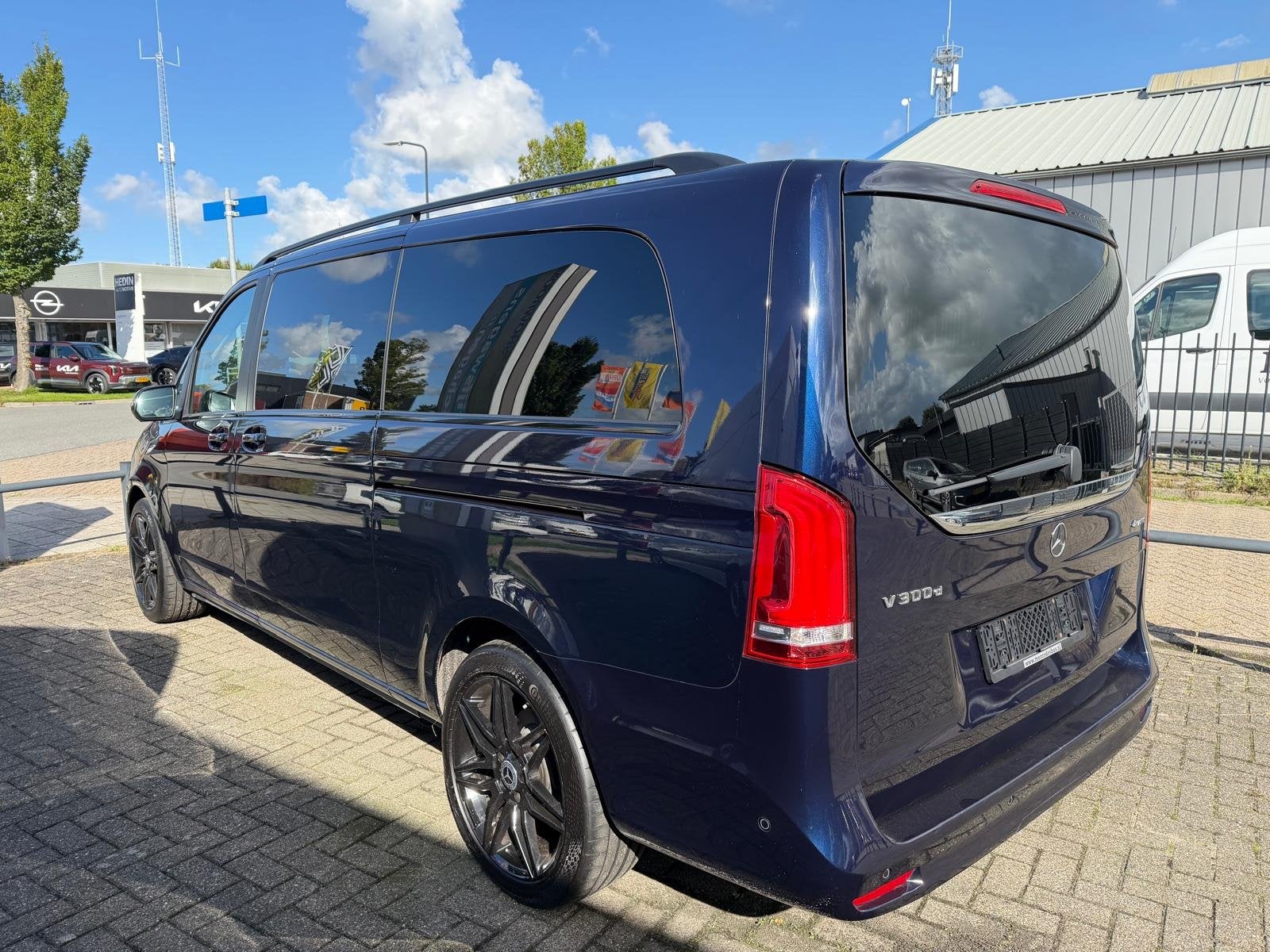 Mercedes-Benz V-Klasse 300d 4-MATIC L3 XXL DC | Avantgarde |, Auto's, Automaat, Dealer onderhouden, Gebruikt, Euro 6