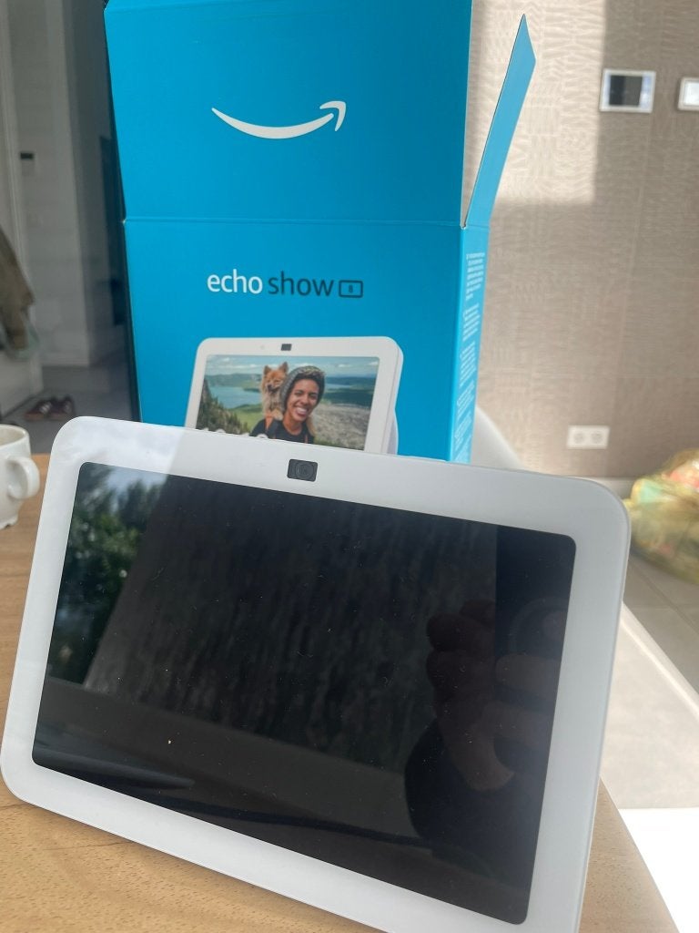 Buiten; Echo Show 8inch display 3rd gen - nog 1vd3 beschikb, Audio, Tv en Foto, Ophalen of Verzenden, Nieuw