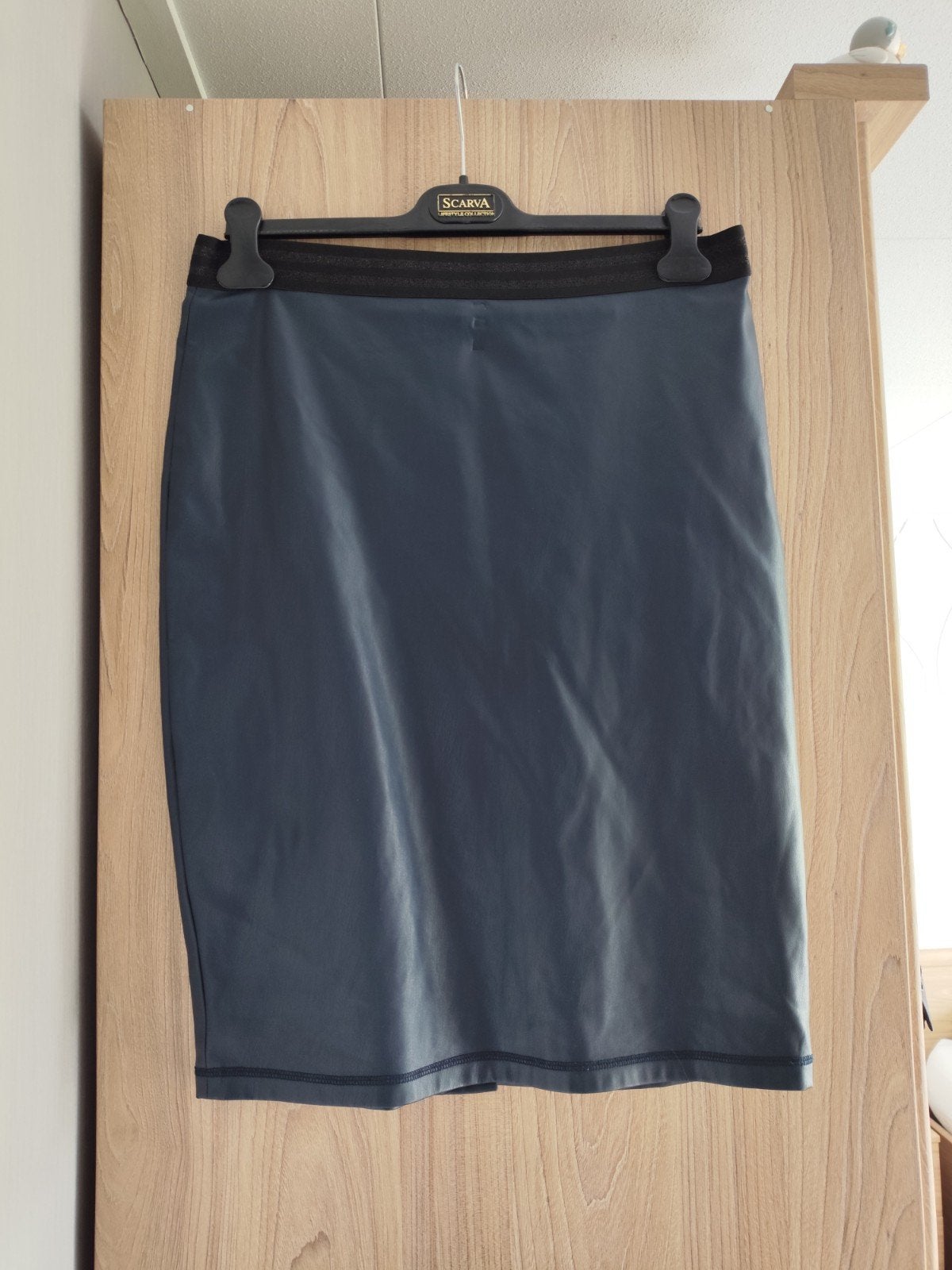 Lilyfield donkerblauwe leren rok maat L, Kleding | Dames, Rokken, Lilyfield, Blauw, Maat 42/44 (L), Ophalen of Verzenden