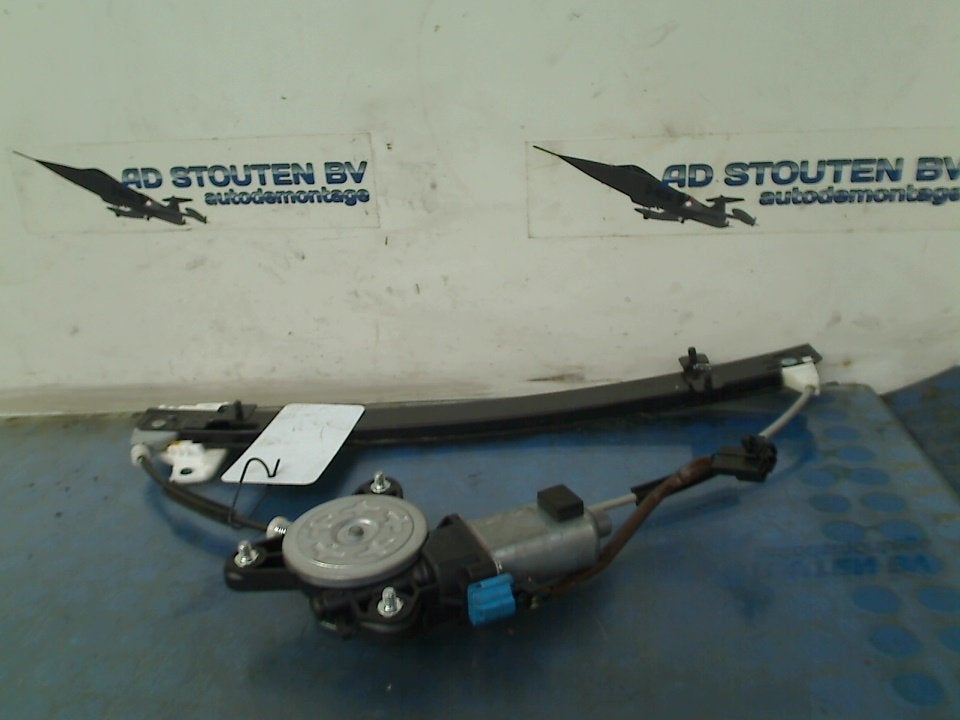 Raammechaniek Elek Rechts Voor Daewoo / Chevrolet Spark 2011, Gebruikt, Daewoo, General Motors Germany GmbH, Chevrolet.europe@gm.com