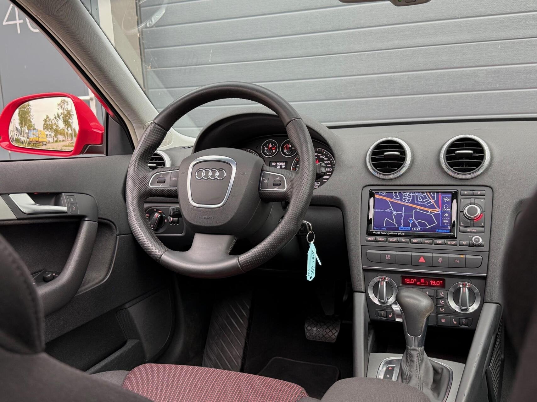 Audi A3 Sportback 2.0 TFSI 200 PK quattro|S-tronic|Pano|1e.e, Stof, 4 cilinders, 1984 cc, Bedrijf